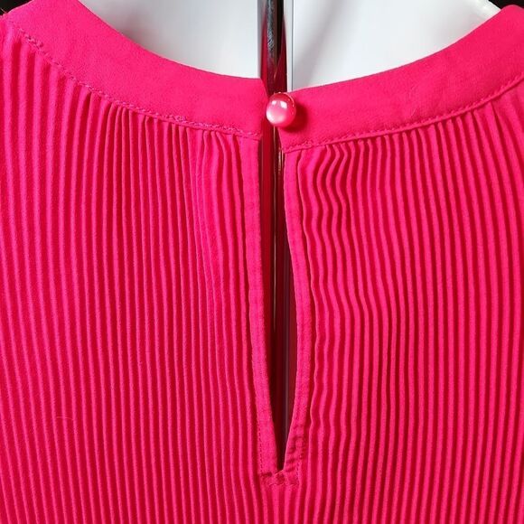 🔹️Anthropologie Adrianna Papell Fuchsia Pleated Short Flutter Sleeve Top Medium - Picture 8 of 12